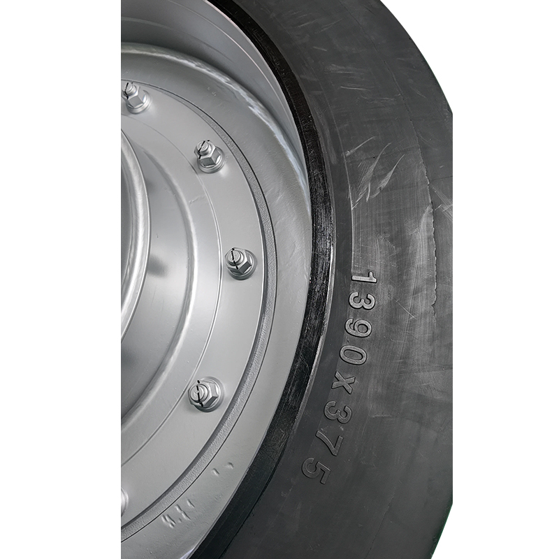 Bonded Solid Tires Are Suitable For Stackers, Heavy Forks, IGV, AGV, ART And Other Flatbed Transport Equipment Or Mining Equipment