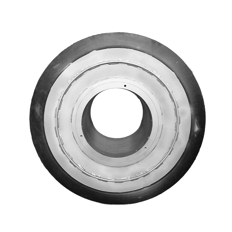 How do bonded solid tires meet the stable operation requirements of heavy-duty platforms weighing hundreds of tons?
